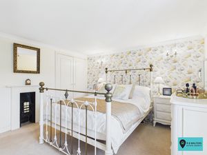 Bedroom- click for photo gallery